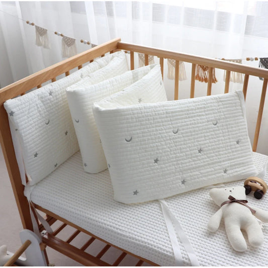 Tour de lit bébé